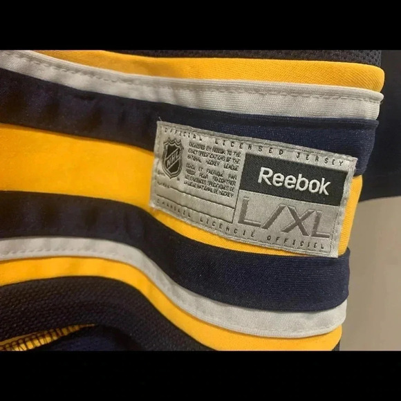 Reebok Buffalo Sabres NHL Hockey Jersey - Youth Large/ XL - Picture 3 of 12